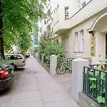 بيت ضيافة Majesty برلين